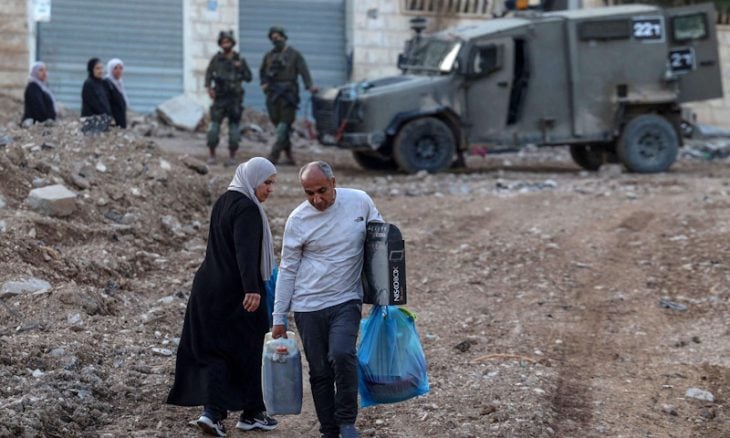 "الأونروا": أكثر من 33 ألف نازح في الضفة يعيشون رمضان والعيد بعيدا عن منازلهم